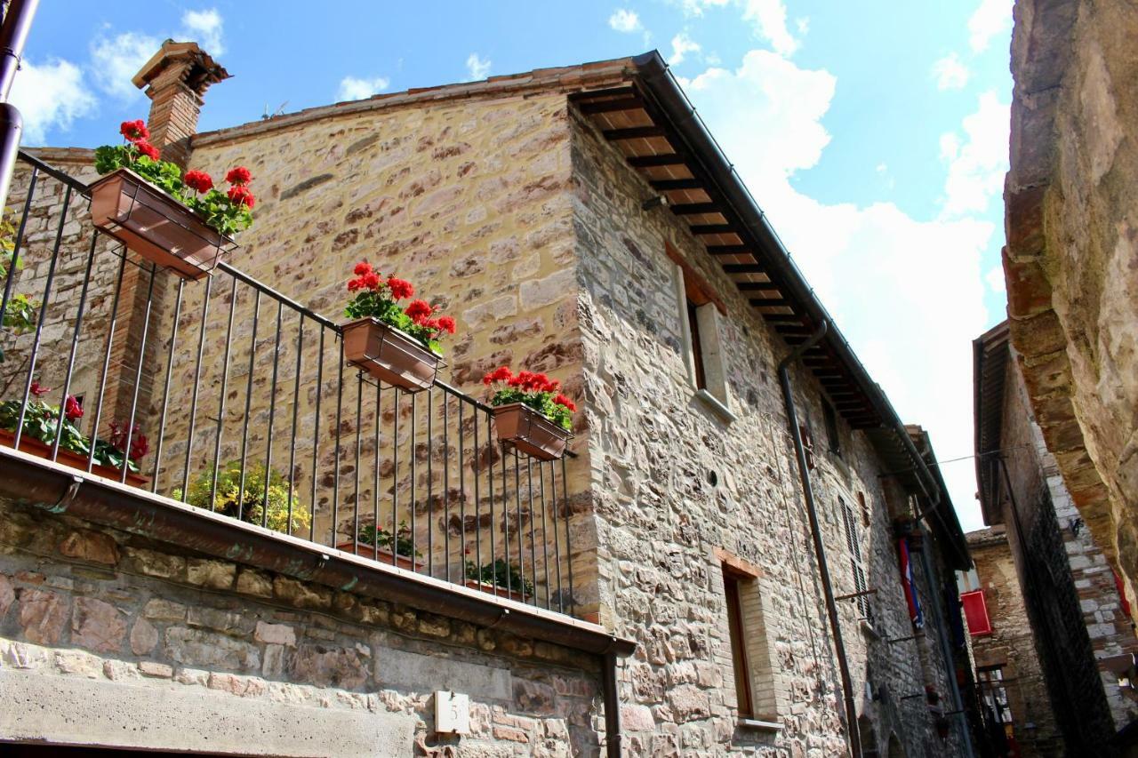 Ferienwohnung Red House Gubbio Exterior foto